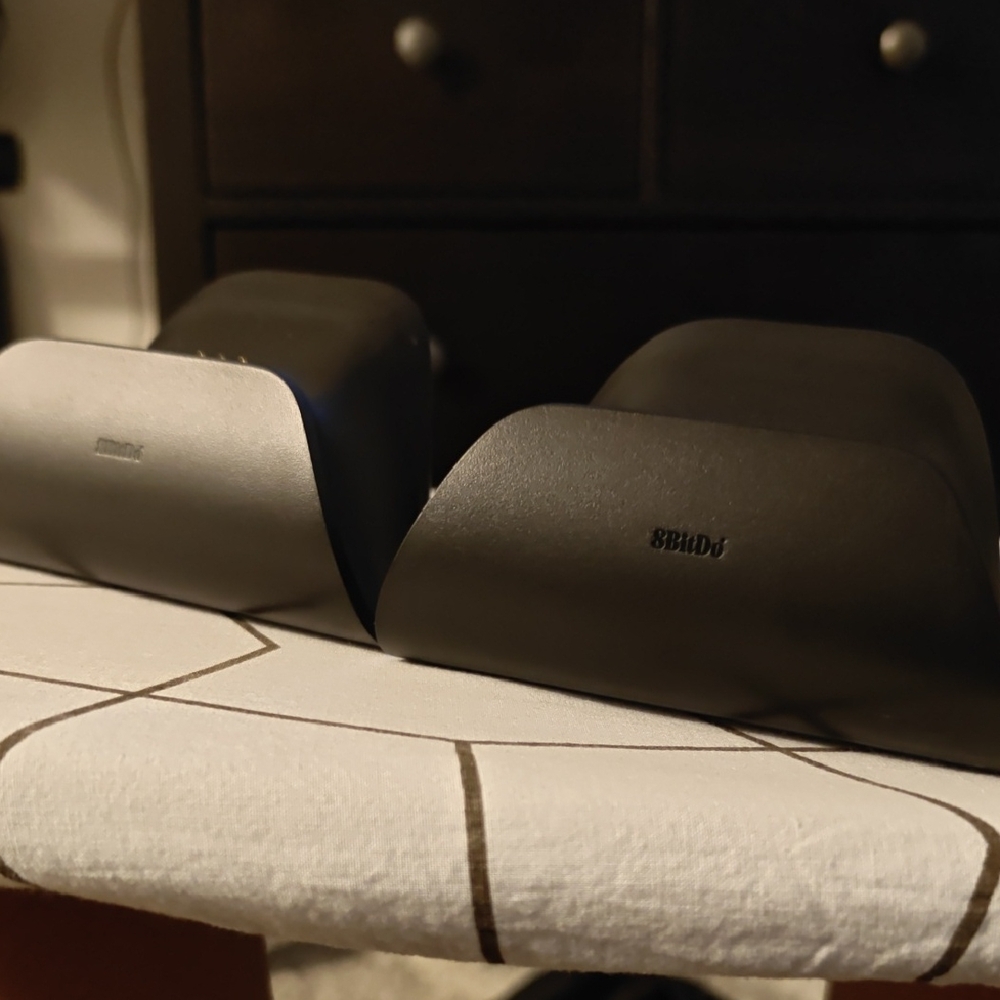 8BitDo Charging Docks for Ultimate 2 Controllers